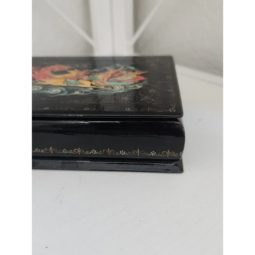 Vtg Palekh Russian Lacquer Trinket Box Hinged Troika 3-Horse-Sleigh snow village